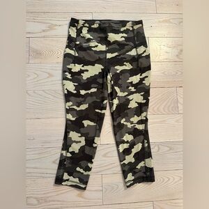 Lululemon Fast & Free Camo Crop Leggings Size 8